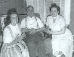 Amos Slane with daughter Arzetta and granddaughter Shirley
