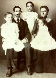 Ph05McGurganWilliamClaraM,dtrs195.jpg (10141 bytes)